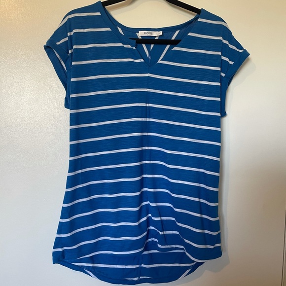 Sleeveless top EUC
